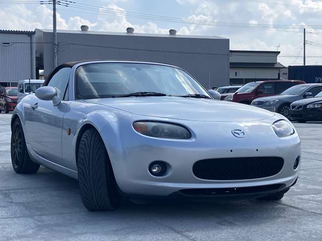 2005 Mazda Roadster – thumbnail 2