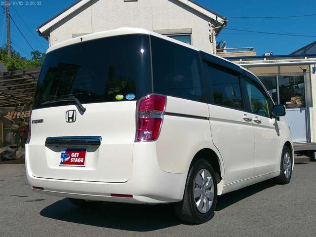 2010 Honda Stepwgn – thumbnail 2