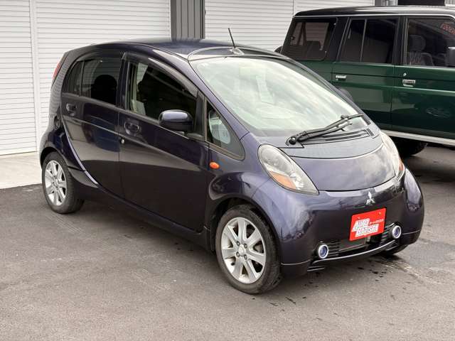 2010 Mitsubishi i – thumbnail 2