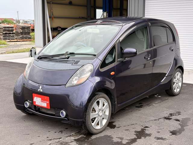 2010 Mitsubishi i – thumbnail 3
