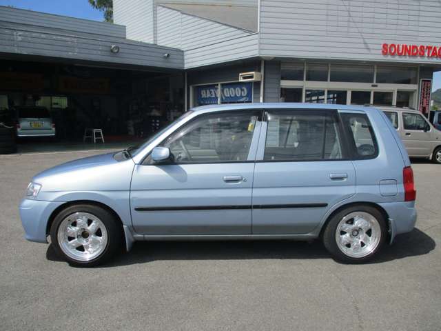 2000 Mazda Demio – thumbnail 4