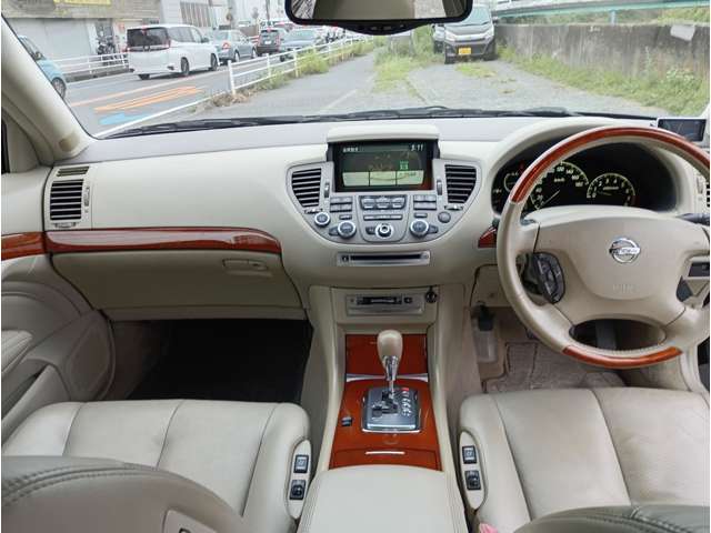 2003 Nissan Cima – thumbnail 2
