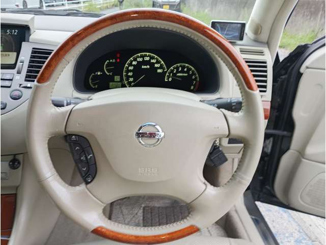 2003 Nissan Cima – thumbnail 3