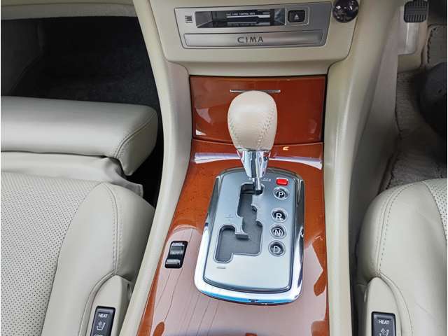 2003 Nissan Cima – thumbnail 4