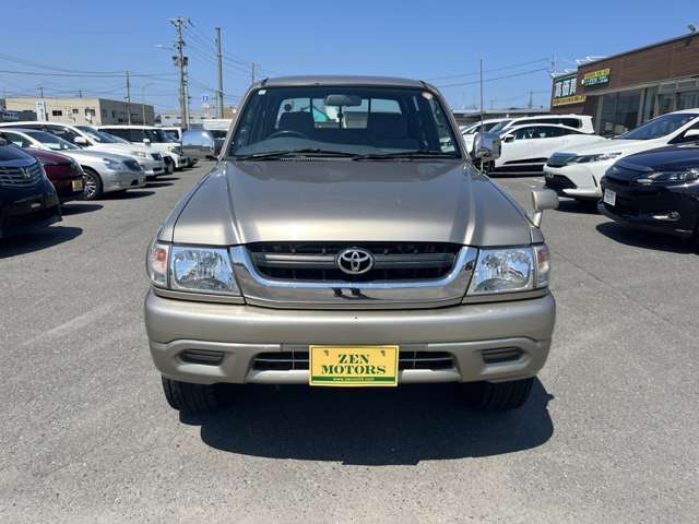 2002 Toyota Hilux – thumbnail 2