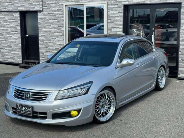 2010 Honda Inspire – thumbnail 3