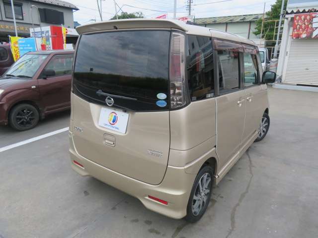 2010 Nissan Roox – thumbnail 2