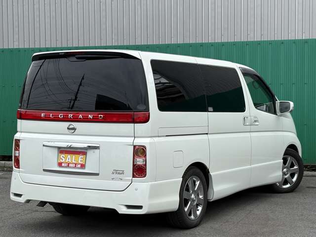 2009 Nissan Elgrand – thumbnail 2