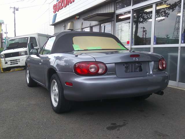 2004 Mazda Roadster – thumbnail 2