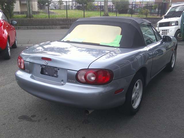 2004 Mazda Roadster – thumbnail 3