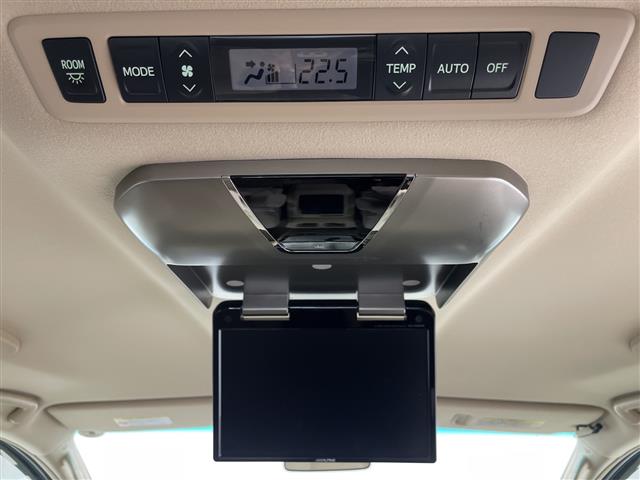 2009 Toyota Alphard – thumbnail 3