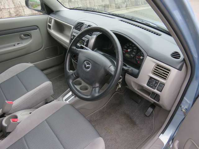 2002 Mazda Demio – thumbnail 2