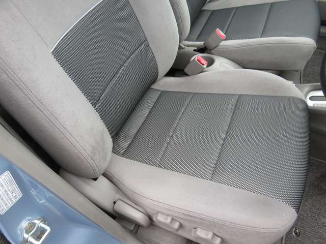 2002 Mazda Demio – thumbnail 3