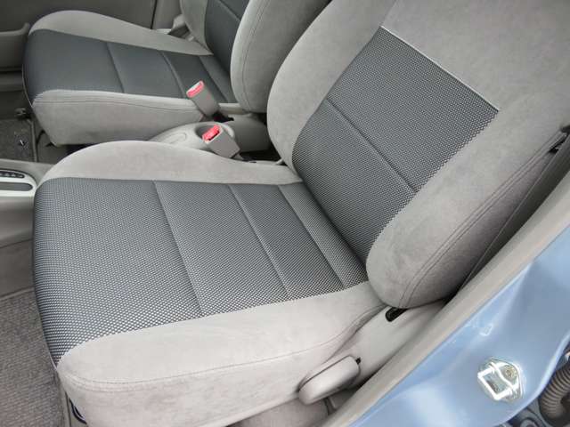 2002 Mazda Demio – thumbnail 4