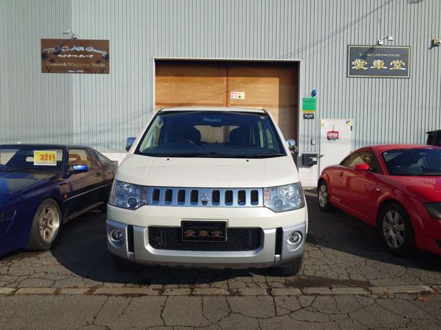 2009 Mitsubishi Delica D:5 – thumbnail 2