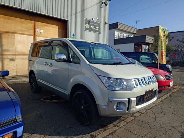 2009 Mitsubishi Delica D:5 – thumbnail 3