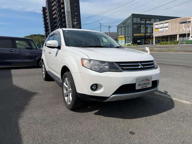 2010 Mitsubishi Outlander – thumbnail 2