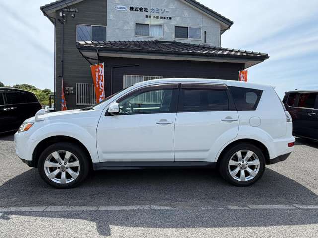 2010 Mitsubishi Outlander – thumbnail 4