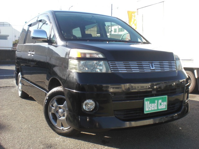 2003 Toyota Voxy
