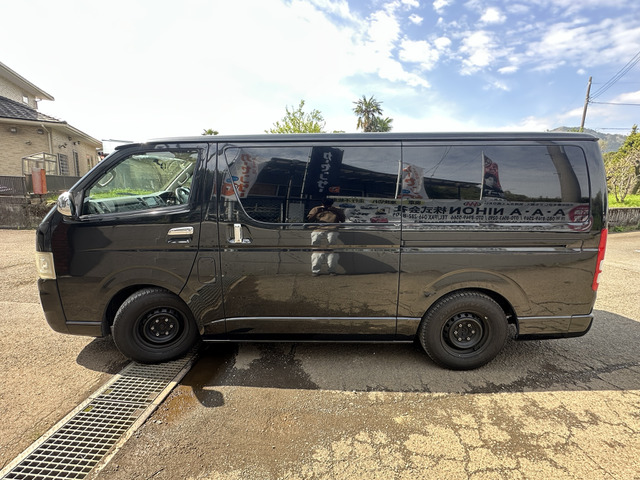 2008 Toyota Hiace – thumbnail 4