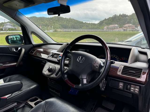 2005 Honda Elysion – thumbnail 3