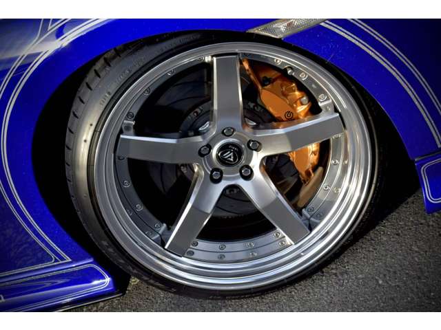 2009 Nissan GT-R – thumbnail 3